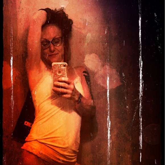 Meet your Posher, Elisha - Picture 1 of 1